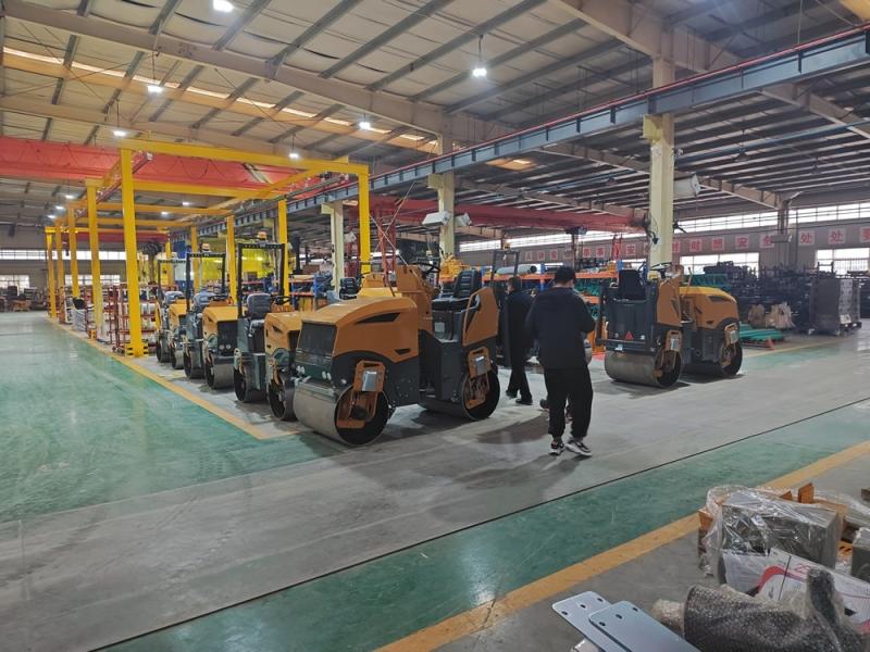 小型壓路機價格不能盲從，先把知識來學(xué)起！